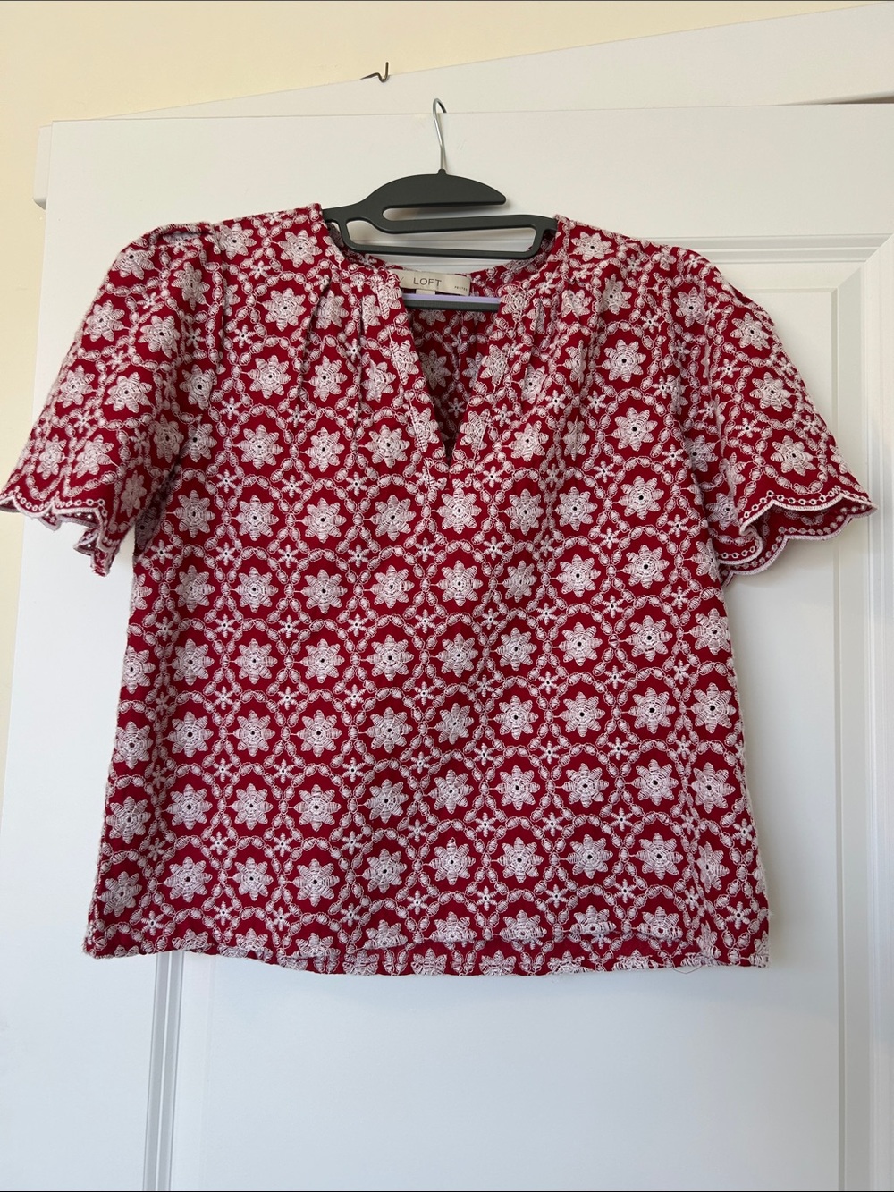 LOFT Red & White Floral Eyelet Short Sleeve Top
